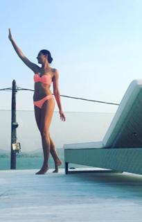 Nargis Fakhri feet photo thumbnail