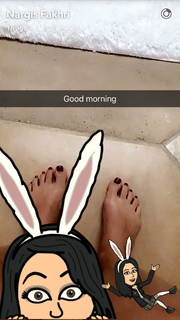 Nargis Fakhri feet photo thumbnail