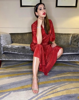 Nargis Fakhri feet photo thumbnail