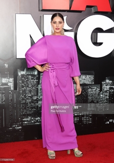 Nargis Fakhri feet photo thumbnail