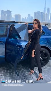 Nargis Fakhri feet photo thumbnail