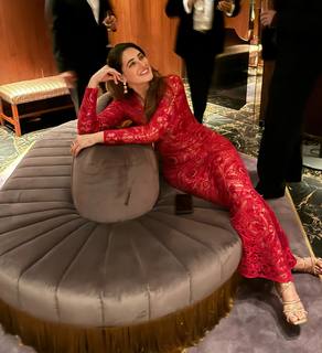 Nargis Fakhri feet photo thumbnail