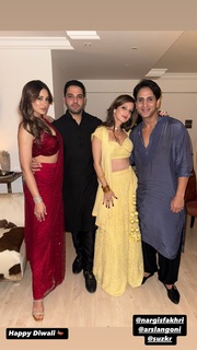 Nargis Fakhri feet photo thumbnail