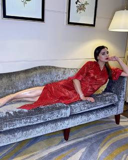 Nargis Fakhri feet photo thumbnail