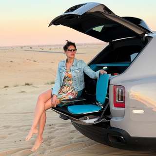 Nargis Fakhri feet photo thumbnail