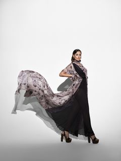 Nargis Fakhri feet photo thumbnail
