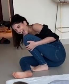 Narin Ammara feet photo thumbnail