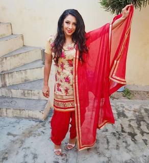 Narinder Kaur feet photo 15