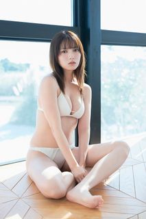 Nashiko Momotsuki feet photo 10