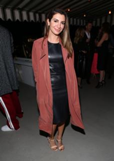 Nasim Pedrad feet photo thumbnail