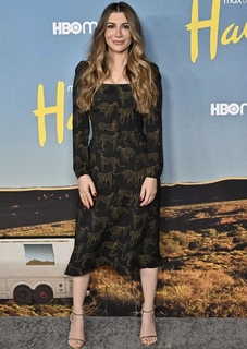 Nasim Pedrad feet photo thumbnail