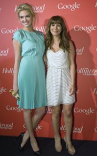 Nasim Pedrad feet photo thumbnail