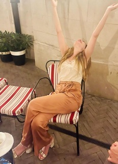 Nasim Pedrad feet photo thumbnail