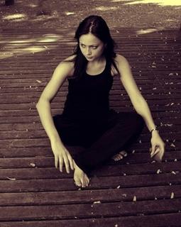 Nastasya Samburskaya feet photo thumbnail