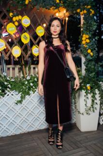 Nastasya Samburskaya feet photo thumbnail