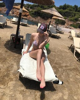 Nastasya Samburskaya feet photo thumbnail