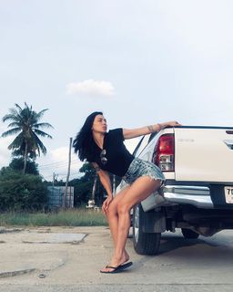 Nastasya Samburskaya feet photo thumbnail