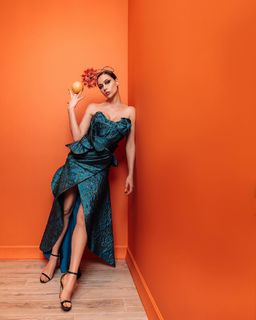 Nastasya Samburskaya feet photo thumbnail