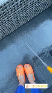 Nastasya Samburskaya feet photo thumbnail