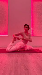 Nastasya Samburskaya feet photo thumbnail