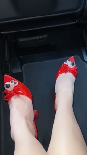 Nastasya Samburskaya feet photo thumbnail