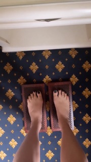 Nastasya Samburskaya feet photo thumbnail
