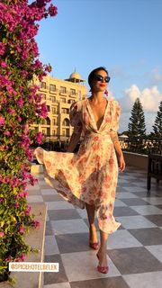 Nastasya Samburskaya feet photo thumbnail