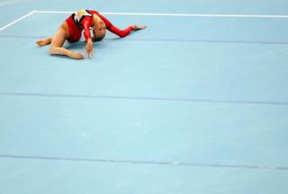 Nastia Liukin feet photo thumbnail
