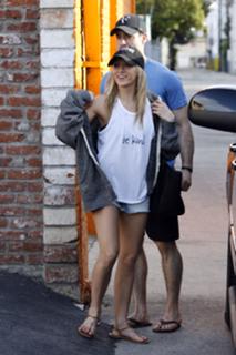 Nastia Liukin feet photo thumbnail