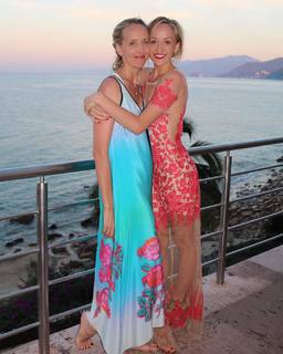 Nastia Liukin feet photo thumbnail
