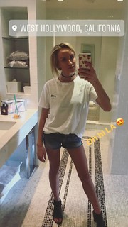 Nastia Liukin feet photo thumbnail
