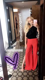 Nastia Liukin feet photo thumbnail