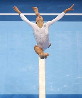 Nastia Liukin feet photo thumbnail