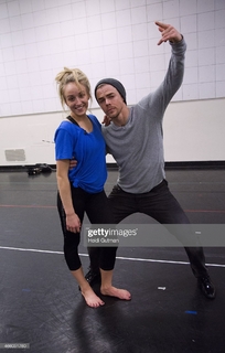 Nastia Liukin feet photo thumbnail