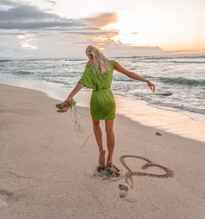 Nastia Liukin feet photo thumbnail