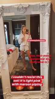 Nastia Liukin feet photo thumbnail