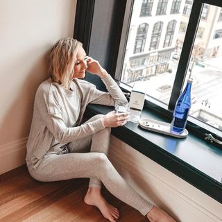 Nastia Liukin feet photo thumbnail