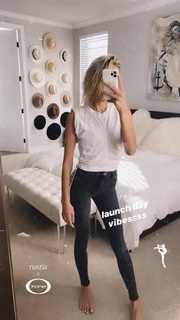 Nastia Liukin feet photo thumbnail