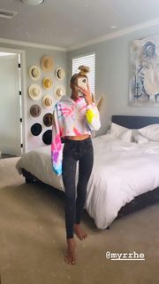 Nastia Liukin feet photo thumbnail