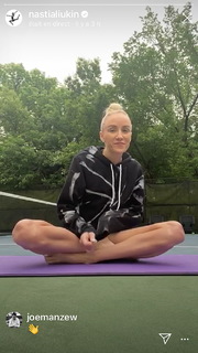 Nastia Liukin feet photo thumbnail