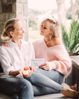 Nastia Liukin feet photo thumbnail