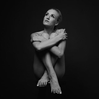 Nastia Liukin feet photo thumbnail