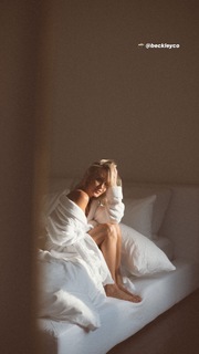 Nastia Liukin feet photo thumbnail