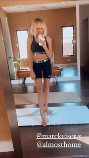 Nastia Liukin feet photo thumbnail