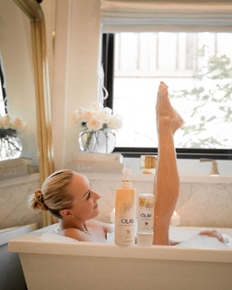 Nastia Liukin feet photo thumbnail