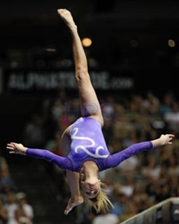 Nastia Liukin feet photo thumbnail