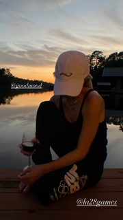 Nastia Liukin feet photo thumbnail