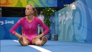 Nastia Liukin feet photo thumbnail