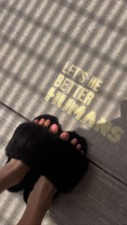 Nastia Liukin feet photo thumbnail
