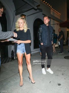 Nastia Liukin feet photo thumbnail